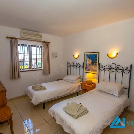 Brisas 112 - Lh1033 By Now Ltd